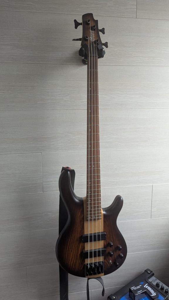 Cort C4 plus OVMH basgitaar, Muziek en Instrumenten, Snaarinstrumenten | Gitaren | Bas, Ophalen, Zo goed als nieuw