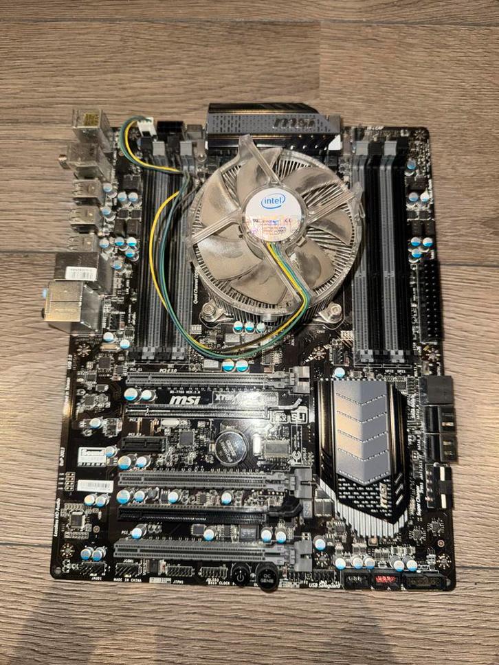 MSI X97A-GD45 Plus Moederbord met Intel Core i7-3820 CPU, Computers en Software, Moederborden, Gebruikt, Intel, DDR3, Ophalen of Verzenden