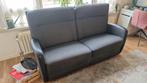 Grijze tweezitsbank met zwarte armleuningen, Gebruikt, 150 tot 200 cm, Tweepersoons, Ophalen of Verzenden