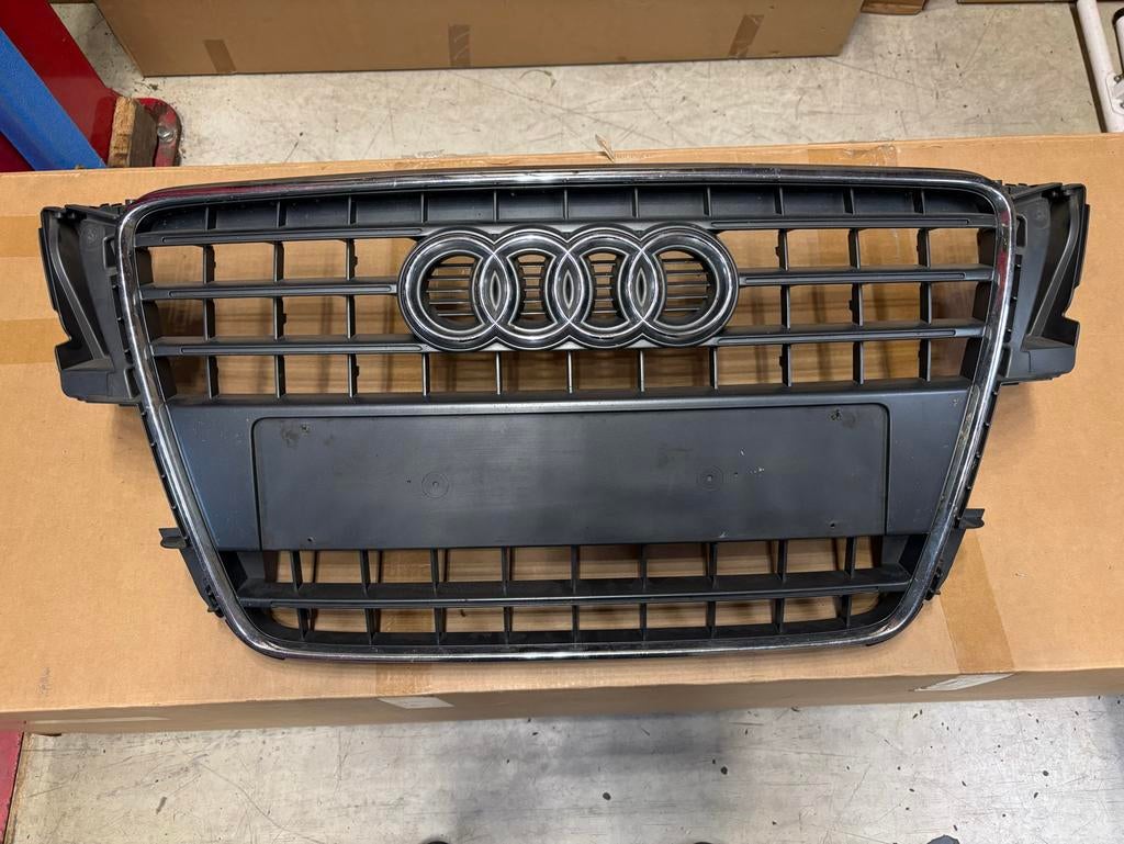 Audi A5 8TA Grille steengrijs 8T0 853 651 E, Auto diversen, Tuning en Styling, Ophalen