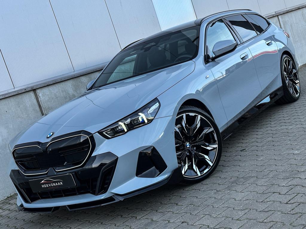BMW 5-serie Touring 520i M-sport 21Inch M5 Performance H&K C, Auto's, Automaat, Achterwielaandrijving, Gebruikt, Zwart