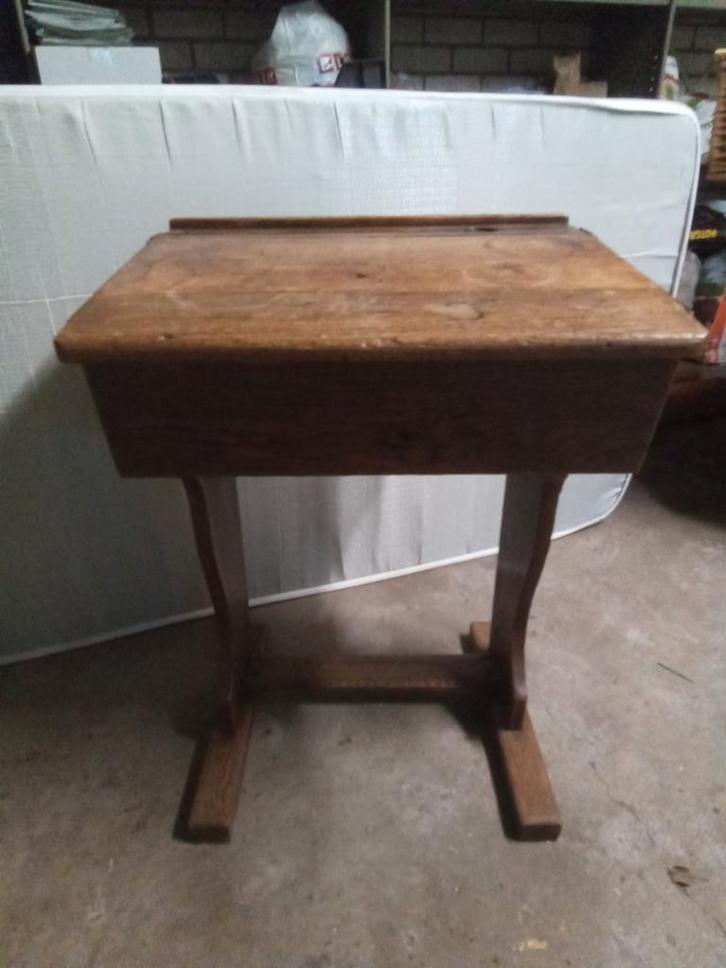 Antiek eiken schoolbankje, tafeltje.  Porseleinen inktpotje, Antiek en Kunst, Antiek | Meubels | Tafels, Ophalen