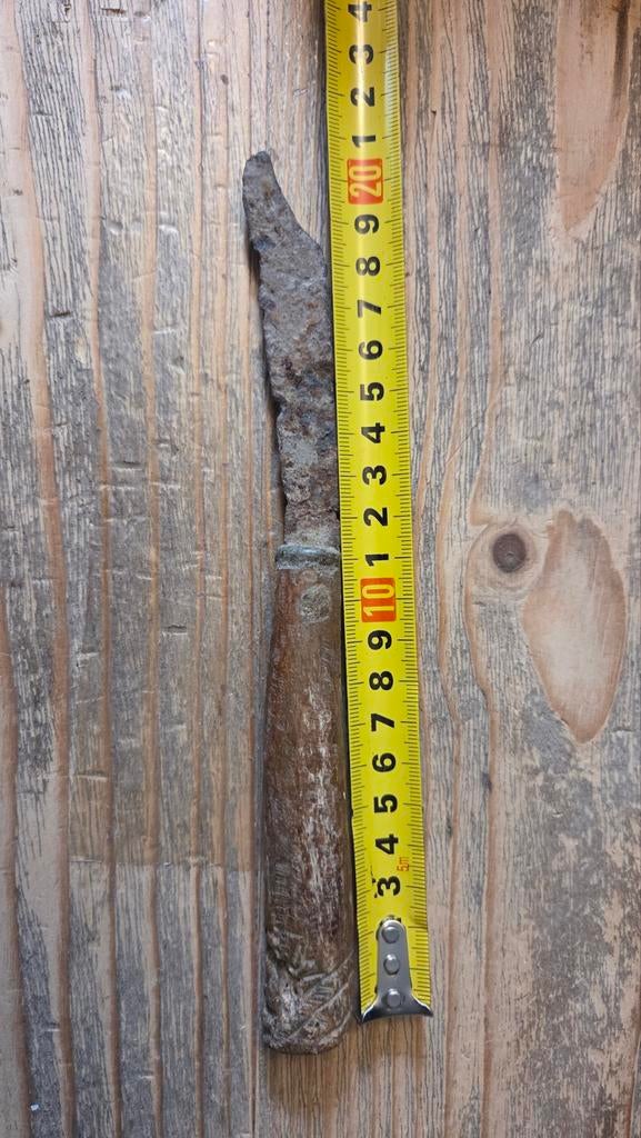 Romeins mes? Bodemvonsten, zwaard, dolk, sabel, Verzamelen, Ophalen of Verzenden, Overige soorten, Zwaard of Sabel