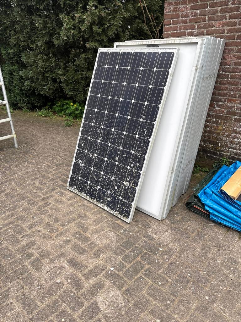 Gebruikte zonnepanelen 16 stuks, Doe-het-zelf en Verbouw, Ophalen, Gebruikt, Paneel, 200 wattpiek of meer
