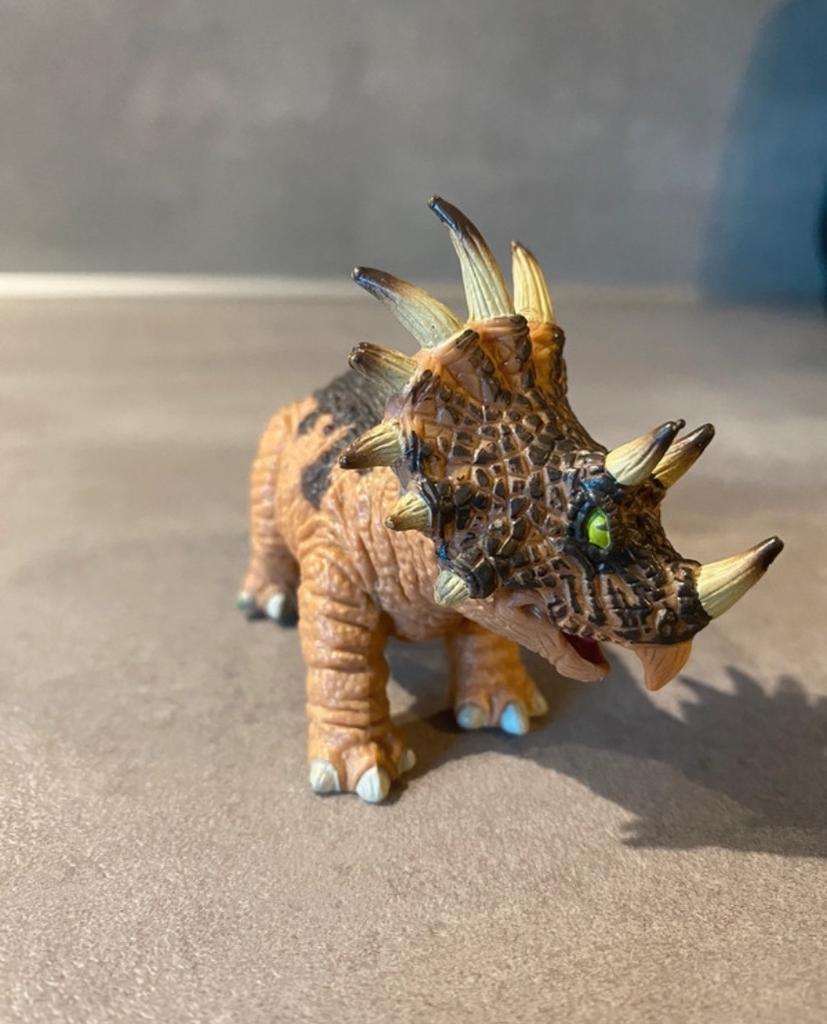 Dino quest valley dinosaur 2001 chap mei jurassic park ko, Verzamelen, Poppetjes en Figuurtjes, Ophalen of Verzenden, Gebruikt