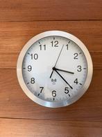 Radiografische Wandklok - Klok zendergestuurd - TFA Dostmann, Ophalen of Verzenden, Zo goed als nieuw, Analoog, Wandklok