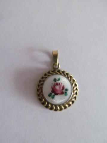Hanger met roosje  beschikbaar voor biedingen