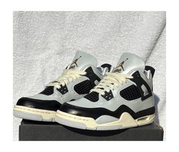 Air jordan 4 retro beschikbaar voor biedingen