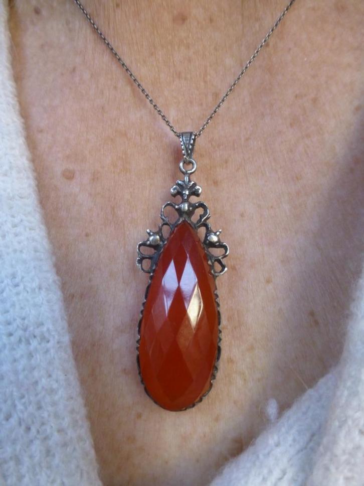 Antieke Zilveren Hanger Carneool + Ketting / Fons Reggers, Sieraden, Tassen en Uiterlijk, Antieke sieraden, Hanger, Zilver, Met edelsteen