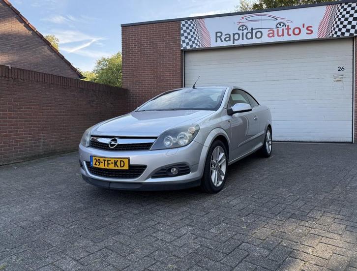 Opel ASTRA 1.8 COSMO TwinTop NAP cruise control, Auto's, Opel, Bedrijf, Astra, Airbags, Centrale vergrendeling, Climate control