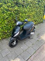 Piaggio zip euro 5 (BROM) origineel 675km, Fietsen en Brommers, Scooters | Piaggio, Ophalen, Maximaal 45 km/u, Zip, Zo goed als nieuw
