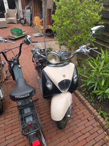 Partij scooters. beschikbaar voor biedingen