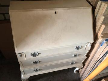 Brocante secretaire beschikbaar voor biedingen