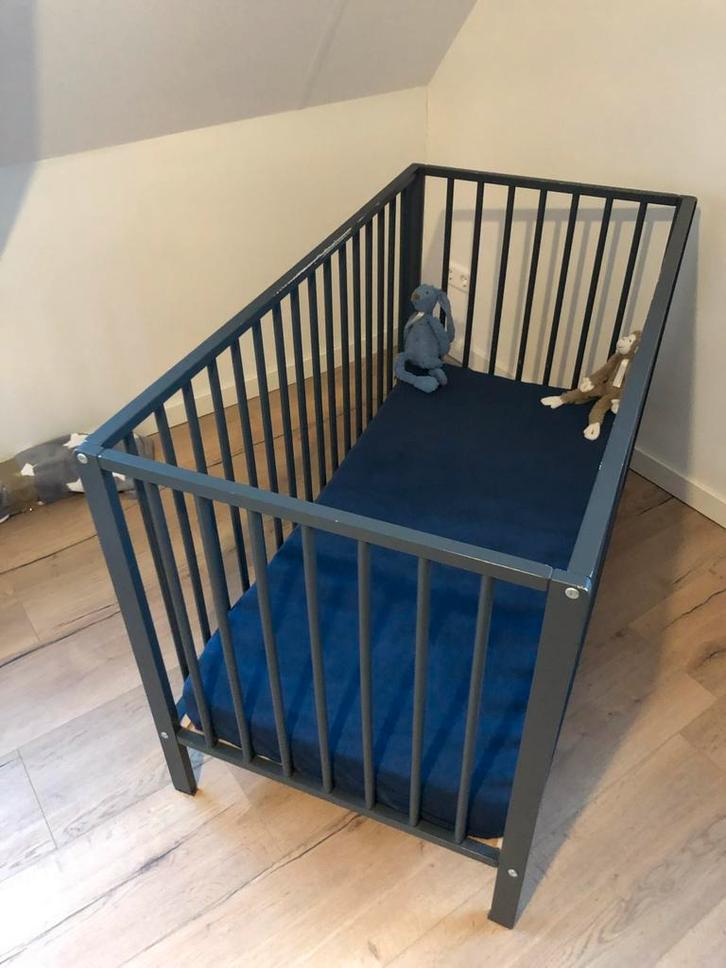 Donkergrijs Ledikantje, Kinderen en Baby's, Babywiegjes en Ledikanten, Gebruikt, Ledikant, Ophalen