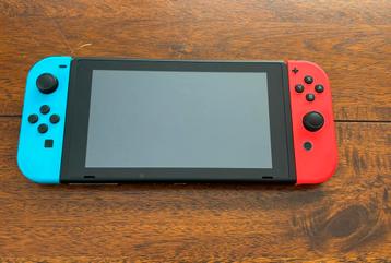 Nintendo Switch V2 + accessories  beschikbaar voor biedingen