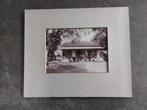 Foto op karton Ned Indie woonhuis met gezin, Ophalen of Verzenden, Voor 1940, Gebruikt, Foto