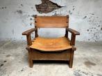 Brutalist Spaanse stoel in grenen en cognac tuigleer, Gebruikt, Antiek Spaans, Hout, Bruin