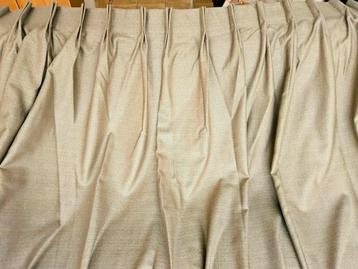 1 Nieuw grijsbruin gordijn van 246 cm hoog en 220 cm breed  beschikbaar voor biedingen