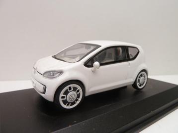 Volkswagen White Up  '' dealer editie 1/43 '' beschikbaar voor biedingen
