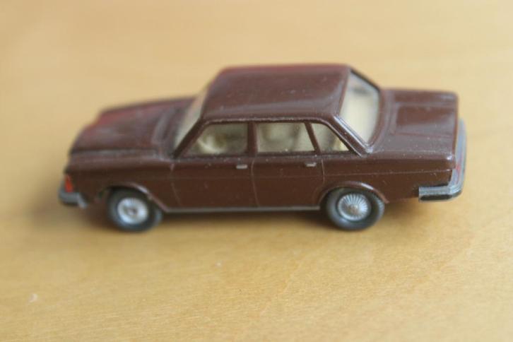 Chocoladebruine Volvo 264 van Wiking, Hobby en Vrije tijd, Modelauto's | 1:87, Gebruikt, Auto, Wiking, Ophalen of Verzenden