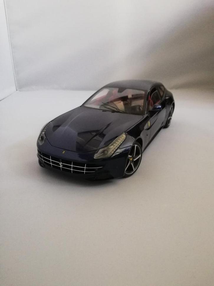 Ferrari FF Hotwheels Elite 1:18, Hobby en Vrije tijd, Modelauto's | 1:18, Gebruikt, Hot Wheels, Ophalen of Verzenden