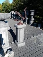 Mooie hoge sokkel met gietijzeren zonnewijzer., Ophalen, Nieuw