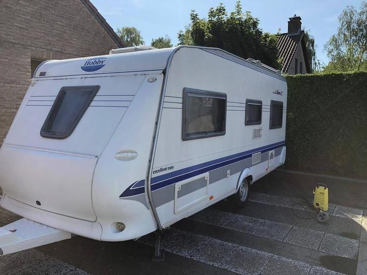 Hobby 495 UFE incl. mover, Caravans en Kamperen, Caravans, Particulier, tot en met 4, 1000 - 1250 kg, Rondzit, Hobby, Luifel, Ophalen