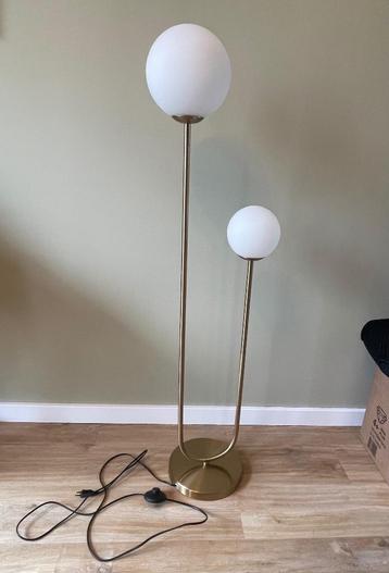 2x designer staande lamp beschikbaar voor biedingen