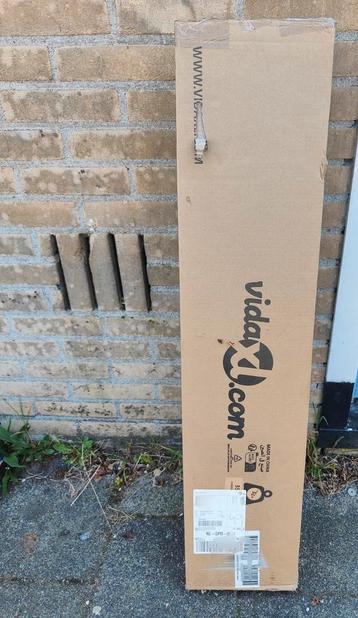 Nieuw ongeopend bedframe matrasmaat 90x200 beschikbaar voor biedingen