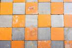 Antieke plavuizen mix rood en grijs 16x16 27M2 totaal.