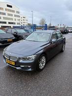 BMW 3-Serie 2.0IX 320 135KW Aut8 (f30) 2012 Grijs, Achterwielaandrijving, Beige, 4 cilinders, 75 €/maand