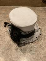 Mini hoedje wit, Ophalen of Verzenden, Zo goed als nieuw, Carnaval, Accessoires