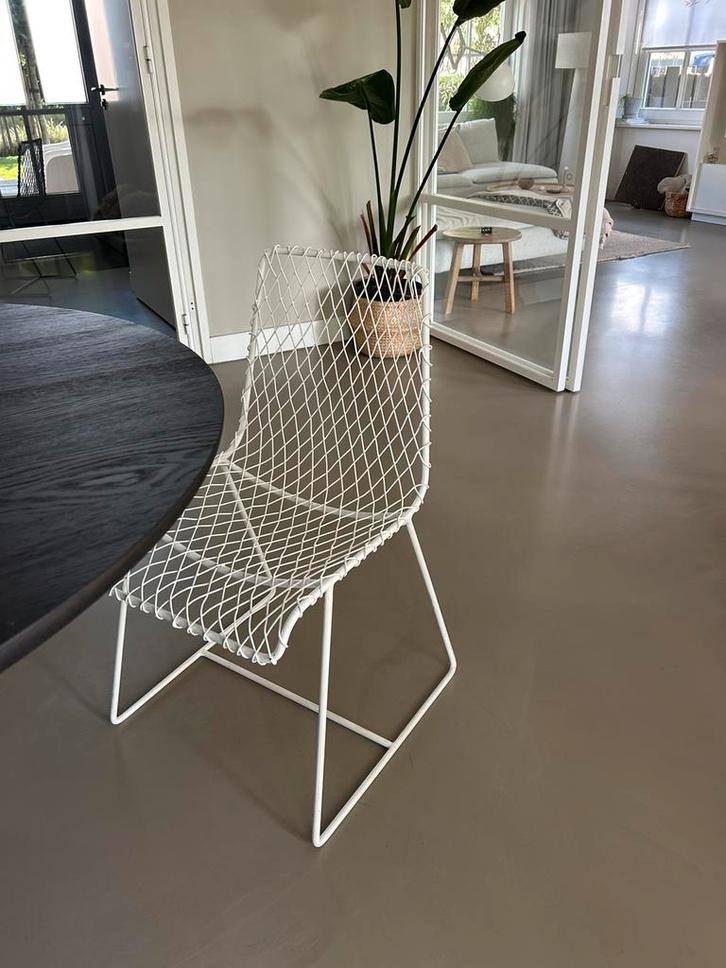 Strakke witte stalen draadstoel – topstaat, modern design, Huis en Inrichting, Stoelen, Gebruikt, Eén, Metaal, Wit, Ophalen