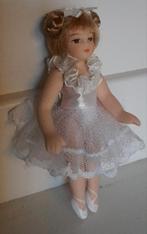 Poppenhuis meisje ballarina 1:12, Ophalen of Verzenden, Zo goed als nieuw, Popje