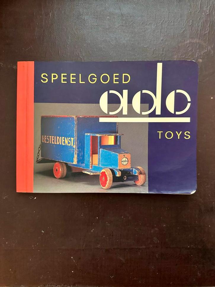 Boek: Ado Speelgoed - Hout - auto’s, Boeken, Kunst en Cultuur | Beeldend, Gelezen, Ophalen of Verzenden