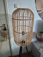 Mooie rotan vloerlamp., Ophalen, Zo goed als nieuw, 150 tot 200 cm