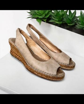 Fred de la Bretoniere Sandalen Maat 39 Beige Sleehakken beschikbaar voor biedingen