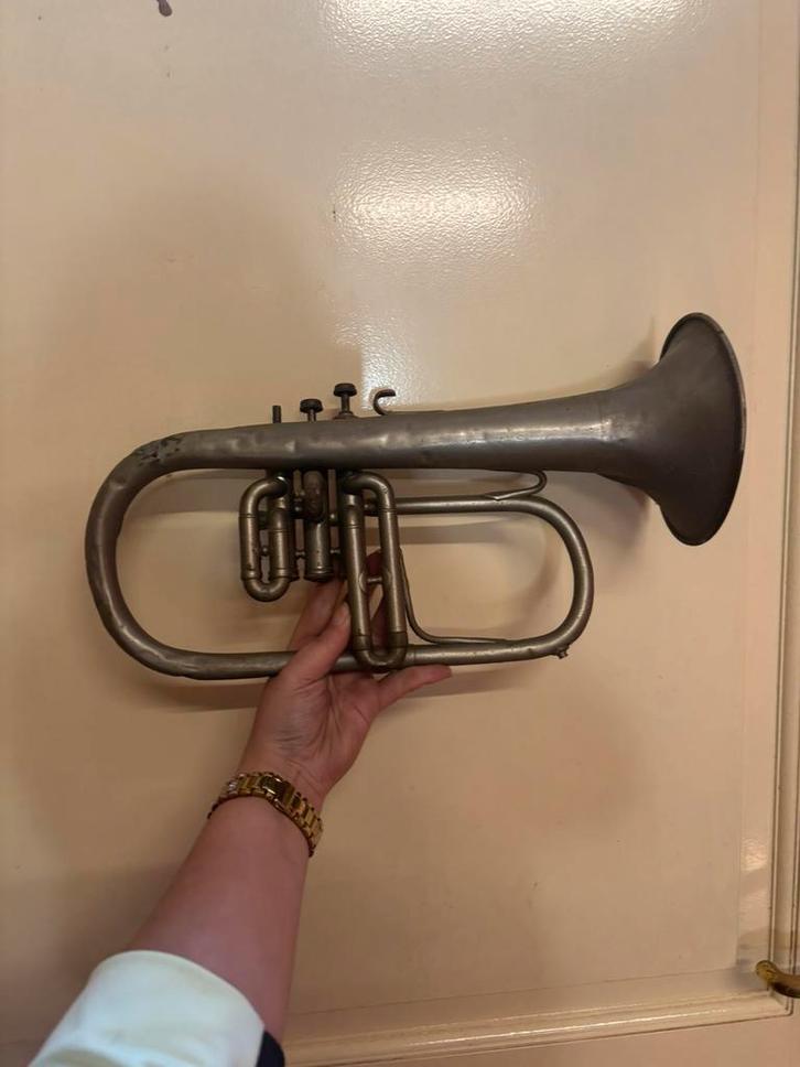 bugel / flugelhorn – Couesnon Paris bespeelbaar, Muziek en Instrumenten, Blaasinstrumenten | Trompetten, Zo goed als nieuw, Overige typen