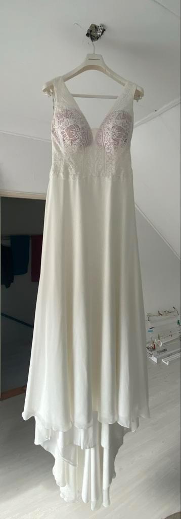 Trouwjurk Amelie - Prachtige A-lijn, Kleding | Dames, Trouwkleding en Trouwaccessoires, Zo goed als nieuw, Trouwjurk, Wit, Ophalen of Verzenden