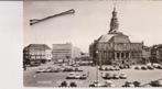 Maastricht, Stadhuis met auto's Volkswagen Kever, Ophalen of Verzenden, 1960 tot 1980, Gelopen, Limburg