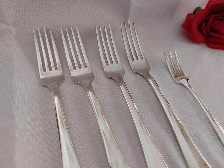 SOLA 100 | Haags Lofje | messen groot klein vis vorken, Antiek en Kunst, Antiek | Bestek, Verzenden