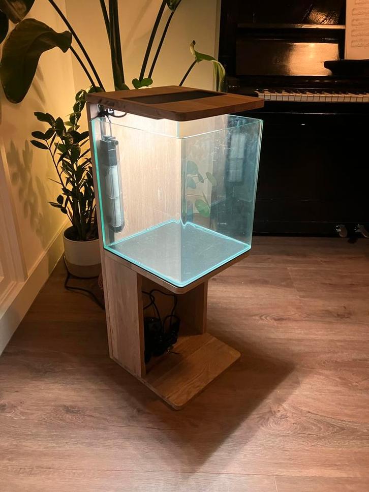 Nanocube Aquarium kast + lamp + pomp, Dieren en Toebehoren, Vissen | Aquaria en Toebehoren, Zo goed als nieuw, Overige typen, Ophalen