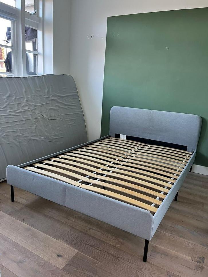 IKEA Slattum bed 140cm, Huis en Inrichting, Slaapkamer | Bedden, Gebruikt, Tweepersoons, 140 cm, 200 cm, Hout, Grijs, Ophalen