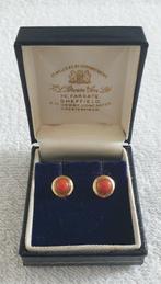 Antieke 14K Gouden oorstekers/oorbellen met Bloedkoraal., Sieraden, Tassen en Uiterlijk, Antieke sieraden, Goud, Met edelsteen