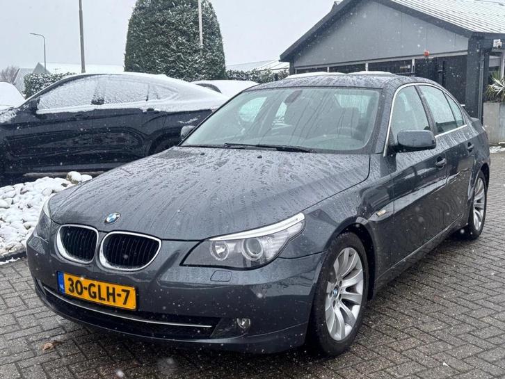 BMW 5 Serie 520i Sedan Benzine LCI Automaat 2008 95.000 KM N, Auto's, BMW, Bedrijf, Te koop, 5-Serie, ABS, Airbags, Airconditioning