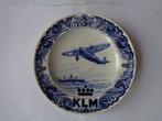 Oud Delfs Blauw KLM F.8 Vliegtuig Aardewerk Bord, diam.33 cm, Ophalen of Verzenden, Gebruikt, Overige typen