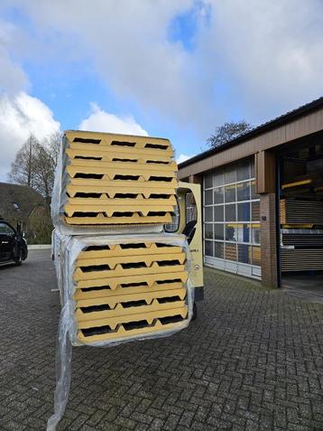 Nieuwe sandwich dakpanelen 60mm antraciet beschikbaar voor biedingen
