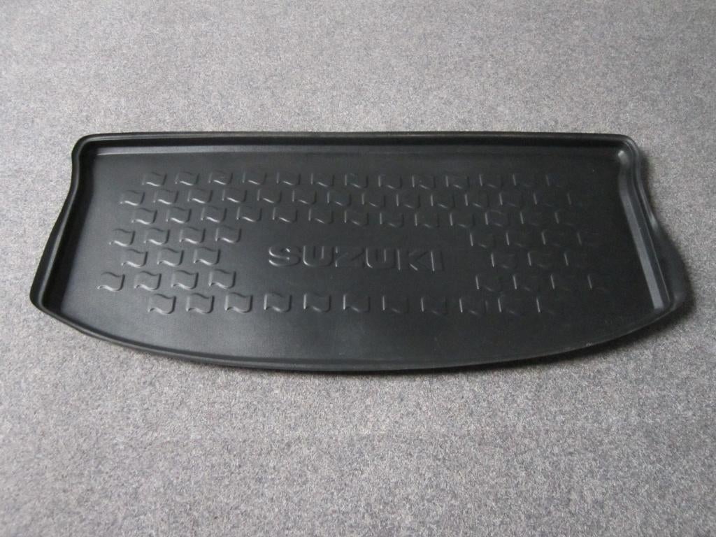 KOFFERBAKMAT SUZUKI SPLASH, Ophalen, Zo goed als nieuw