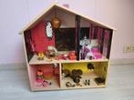 Zelfgemaakt L.O.L. Poppenhuis, Kinderen en Baby's, Speelgoed | Poppenhuizen, Ophalen of Verzenden, Zo goed als nieuw, Poppenhuis