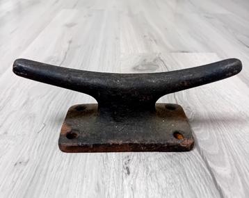 Vintage/antieke gietijzeren bootsteigerklem beschikbaar voor biedingen